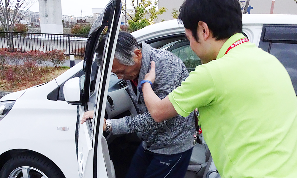 車への乗り降りの練習